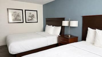 Escritorio y espacio para trabajar con laptop