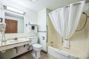 Standard Room, Accessible, Non Smoking | Bathroom | Combined shower/tub, free toiletries, hair dryer, towels - Hotel 8 (Fergus Falls)