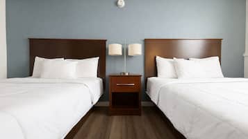 Escritorio y espacio para trabajar con laptop