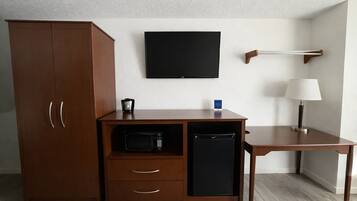 Desk, laptop workspace, soundproofing, free WiFi