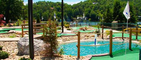 Alberca techada y alberca climatizada