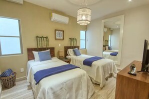 3 bedrooms, desk, iron/ironing board, travel crib
