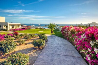 Winter Savings!! Ocean view w/private Rooftop villa & 5min /downtown