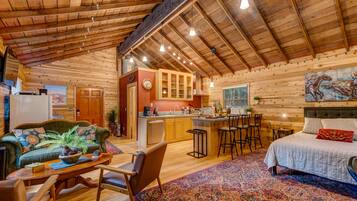 Smart TV, reproductor de DVD, libros y videoteca