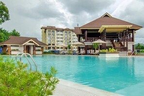 Outdoor pool - one oasis by paseo de corazon (Cagayan de Oro)