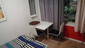 Individually furnished, laptop workspace, iron/ironing board, free WiFi