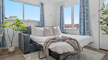 3 camere, una scrivania, ferro/asse da stiro, culla da viaggio