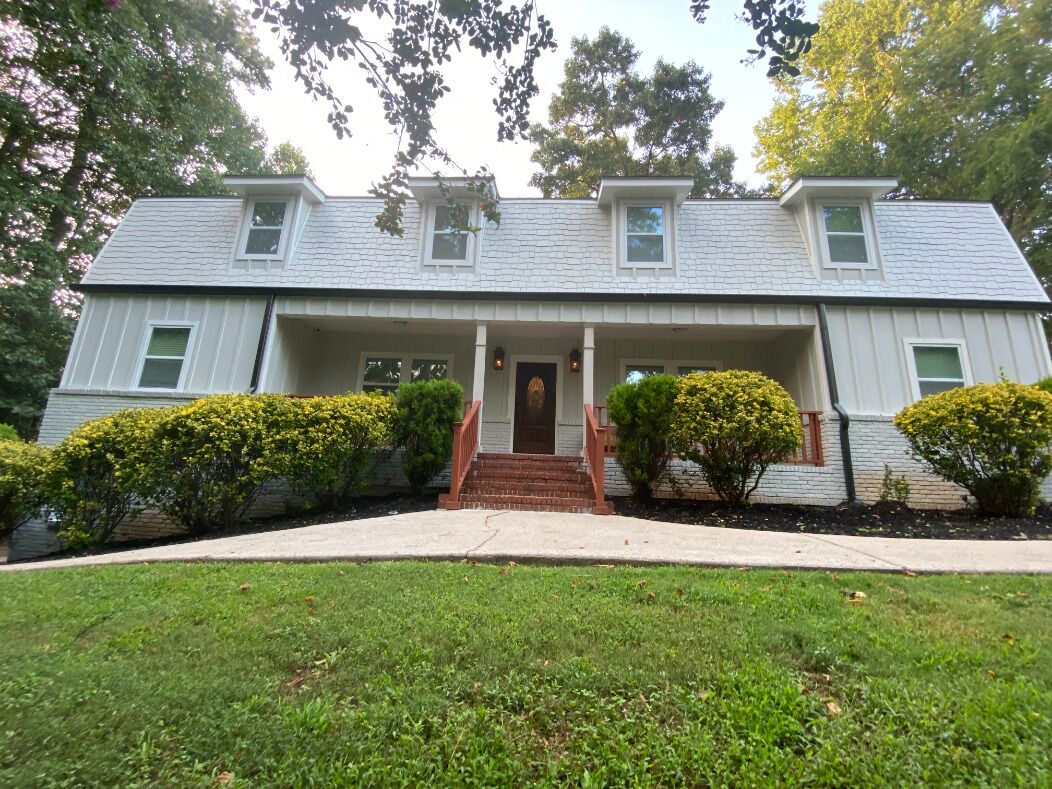 2 Apartments, King Beds, Walkable Coffee/Food, Pets & Groups Okay!