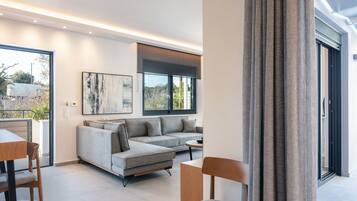 Älytelevisio, takka, videopelejä, pöytätennispöytä