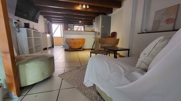 3 chambres, fer et planche Ă repasser, Wi-Fi, draps fournis