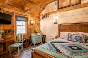 5 bedrooms, iron/ironing board, WiFi, bed sheets