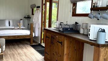 Studio | Dapur pribadi | Lemari es, microwave, ketel listrik, dan pemanggang roti