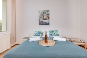 3 bedrooms, desk, bed sheets - 90m2 Apartment Chrobrego by Renters (Sopot)