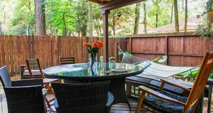 Lovely 4-bedroom house in downtown of The Woodlands