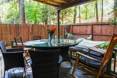 Lovely 4-bedroom house in downtown of The Woodlands