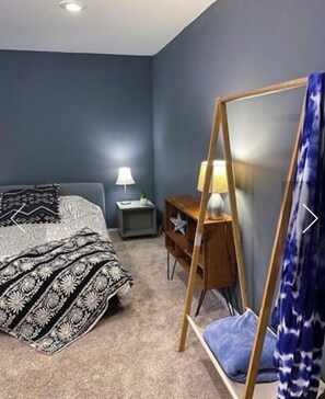 2 bedrooms, in-room safe, desk, iron/ironing board