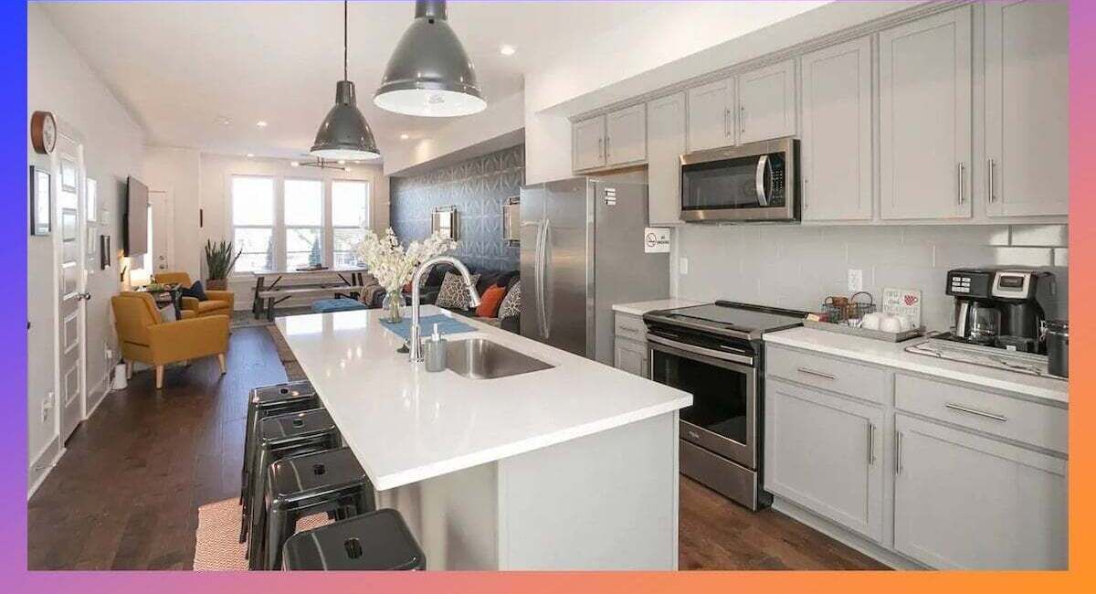 Microwave, stovetop, dishwasher, coffee/tea maker