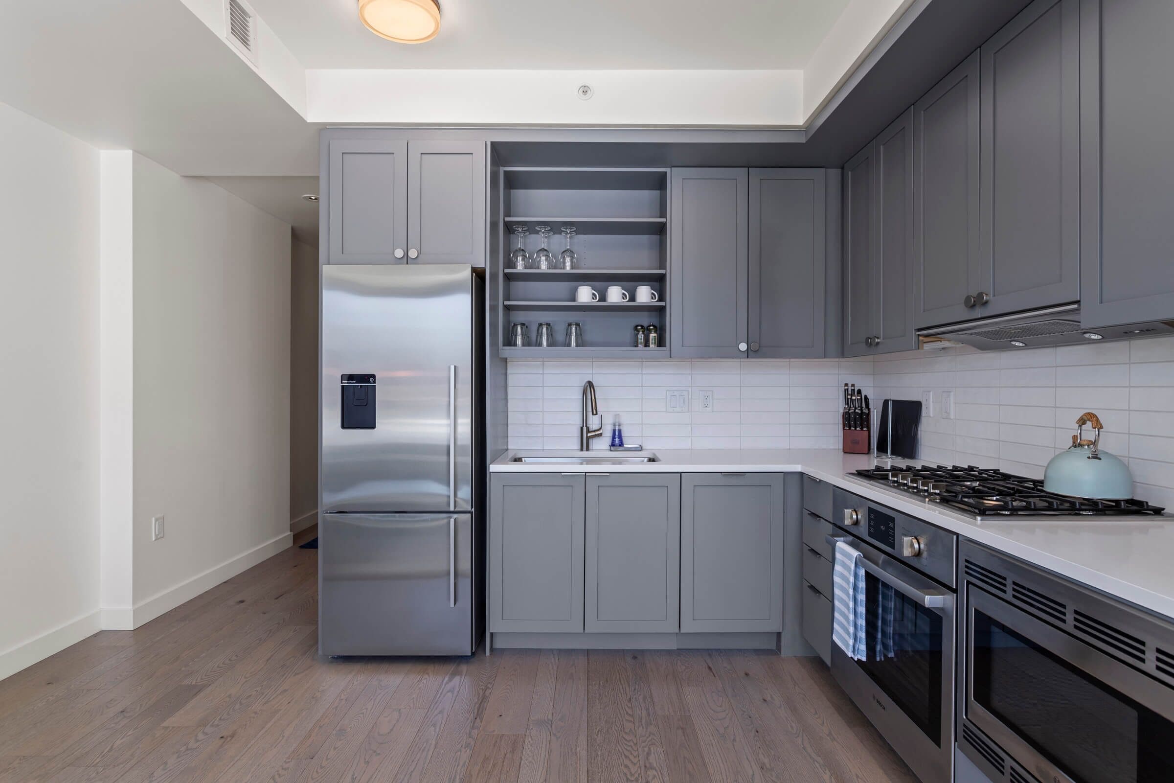 Urban 1 Bedroom - Union Station Views, Parking Included 😍