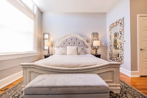 Premium bedding, iron/ironing board, free WiFi, bed sheets - The Blanche (Lake City)