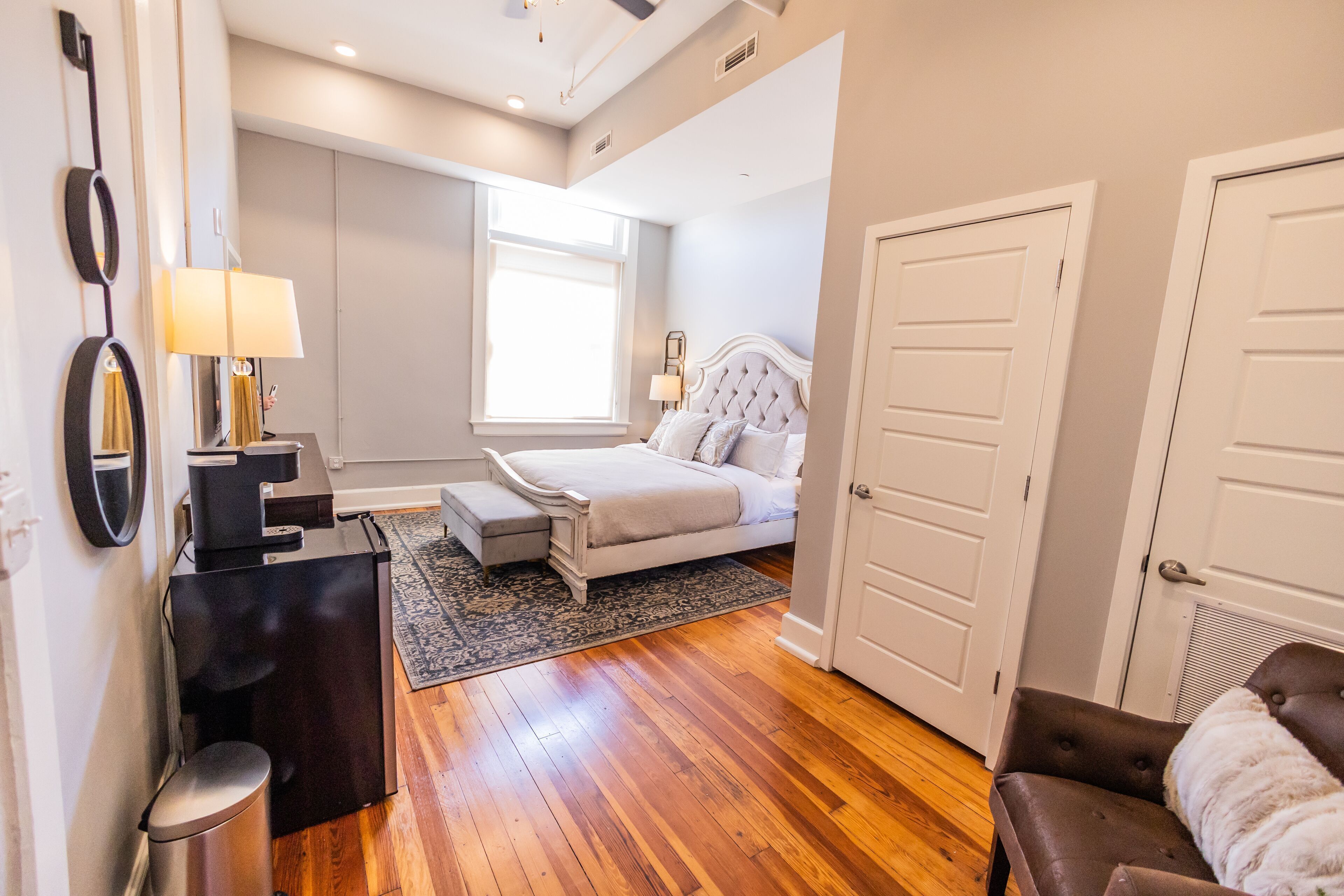 Premium bedding, iron/ironing board, free WiFi, bed sheets