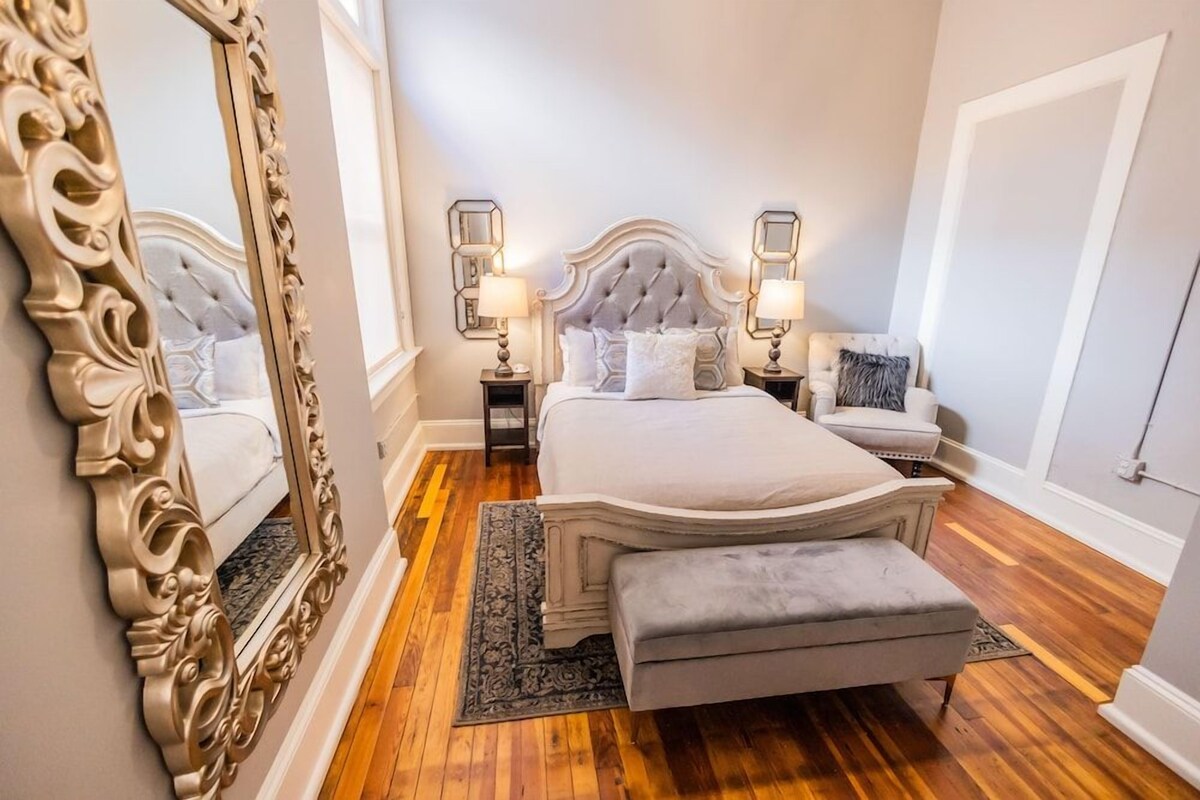 Premium bedding, iron/ironing board, WiFi (free), bed sheets