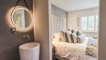 3 bedrooms, individually decorated, individually furnished, free WiFi