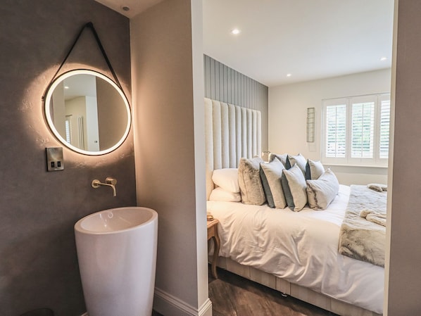 3 개의 침실, 각각 다른 스타일의 인테리어, 각각 다르게 가구 비치, 무료 WiFi