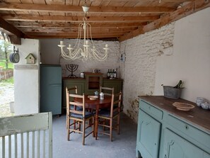 Dining - Gîte Les fauvettes, 2 persons, quiet location (Le Vieux-Cérier)