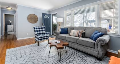 ~Cozy & Family Friendly Home~ Game Room | Self Check-in | FAST WiFi|