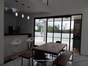 Dining - Linda Casa (Águas de Santa Bárbara)