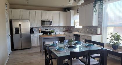 Spacious 4 bedroom central to everything San Antonio has to offer