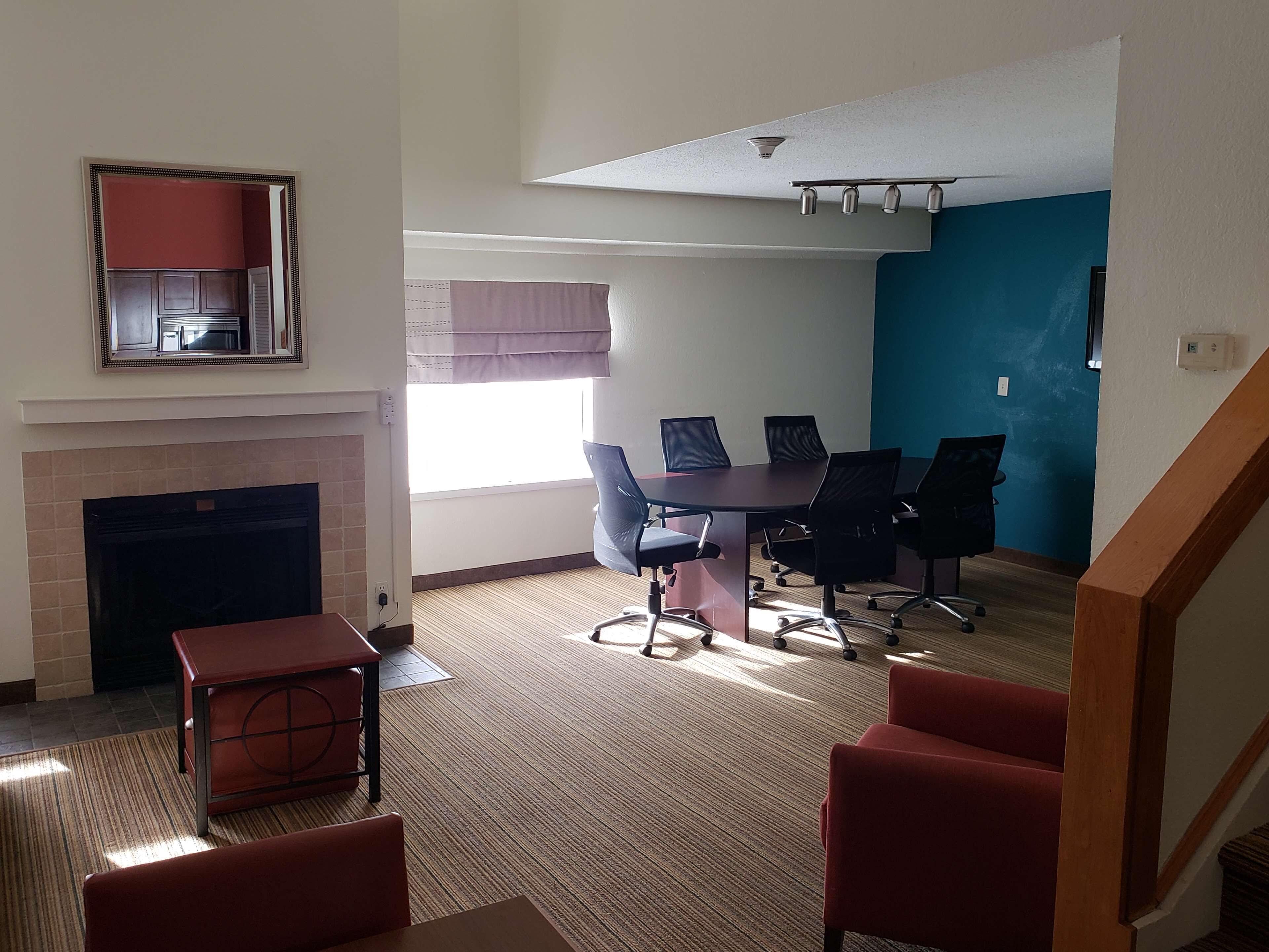 Photo - Tysons Corner Suites, A Baymont by Wyndham