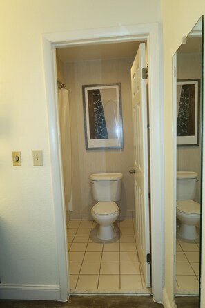 Free toiletries, hair dryer, towels, soap - Tysons Corner Suites, A Baymont by Wyndham (Vienna)