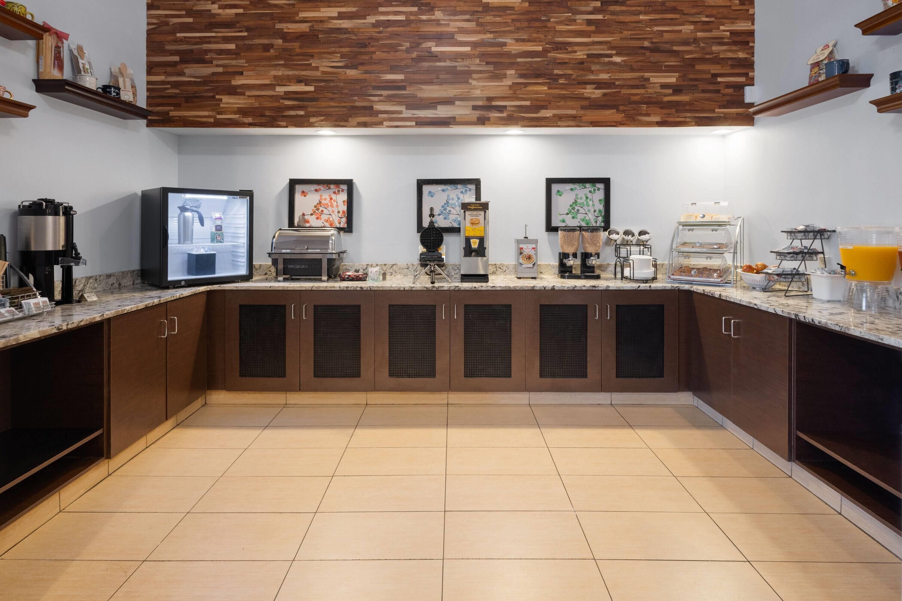 Photo - Tysons Corner Suites, A Baymont by Wyndham
