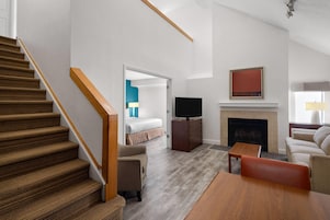 Suite, Multiple Beds, Non Smoking | Desk, blackout drapes, free WiFi, bed sheets