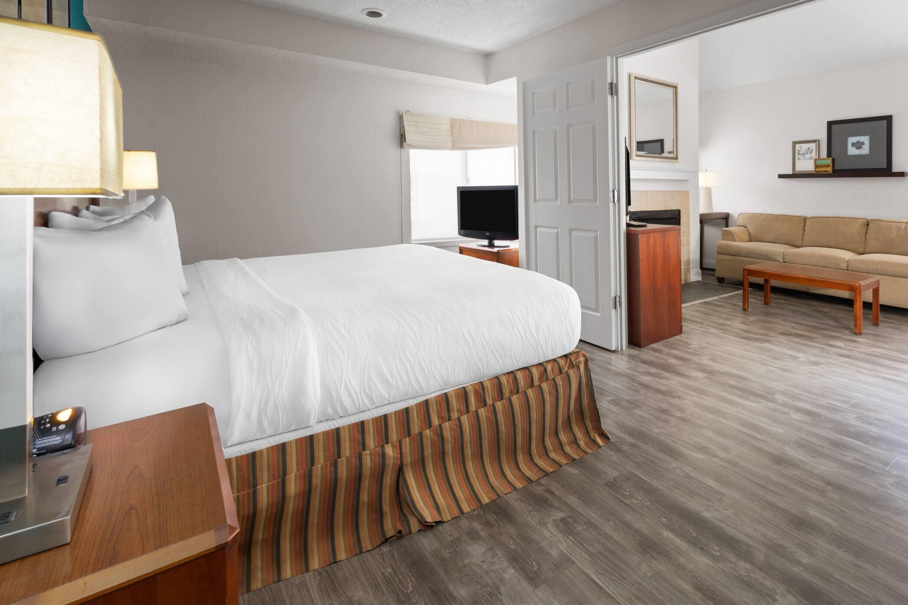Photo - Tysons Corner Suites, A Baymont by Wyndham