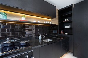Apartment | Private kitchen | Coffee/tea maker, cookware/dishes/utensils - VN Ferreira Lobo (São Paulo)