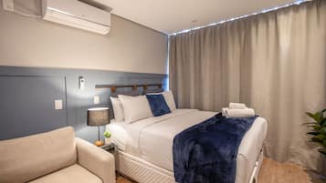 1 bedroom, bed sheets