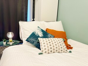 1 slaapkamer, een strijkplank/strijkijzer, wifi, beddengoed