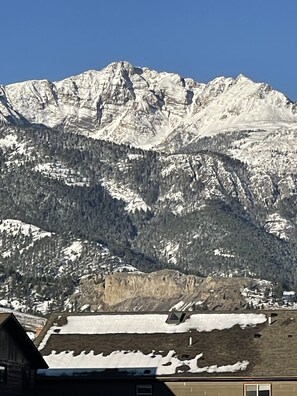Exterior - Private Custom Cabin on Yellowstone River with Breathtaking Views (Gardiner)