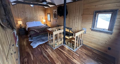 Private Custom Cabin on Yellowstone River with Breathtaking Views