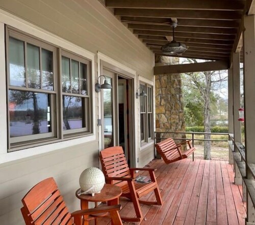 Lakeside Getaway #2 near Canton Trade Days