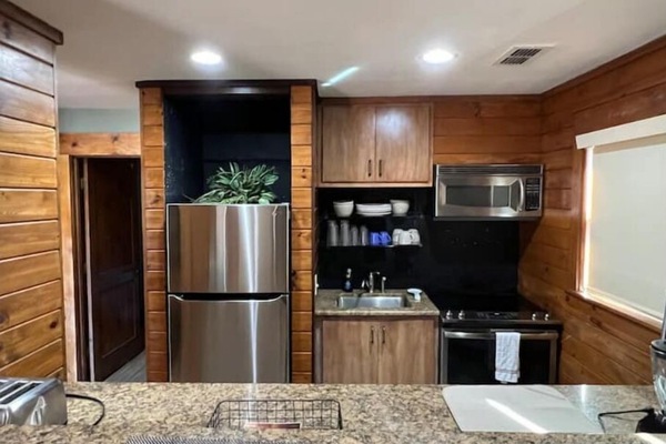 Frigorífic, microones, forn i placa de cuina