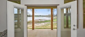 Lakeside Getaway #3 near Canton Trade Days