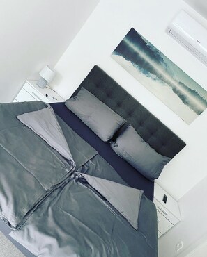 4 bedrooms, WiFi, bed sheets