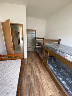 3 bedrooms, WiFi - Casa - Sbrr (Águas de Santa Bárbara)