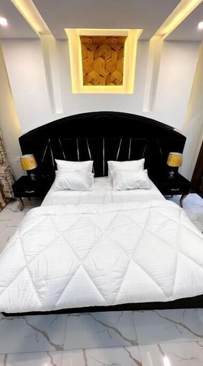 1 bedroom, iron/ironing board, WiFi - ' Luxury Suite ' For Rent (Lahore)