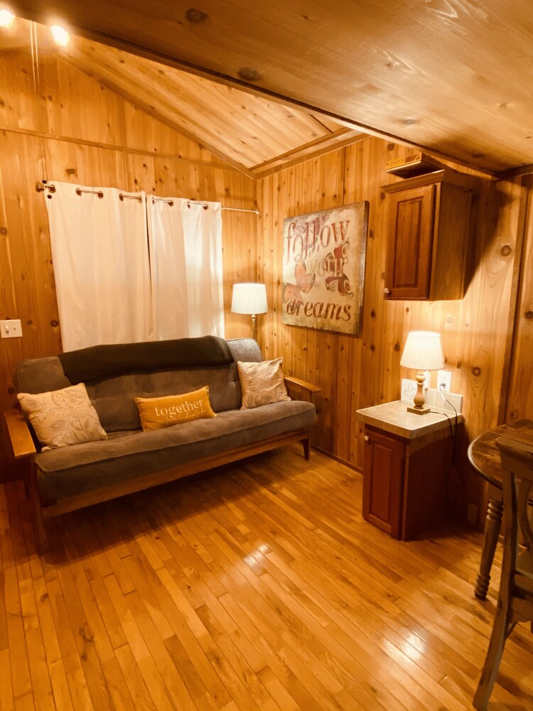 Cozy Tiny House Cabin Trailhead Cabins. South Cumberland Plateau