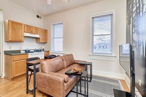 TV - Stylish 1 Bed SLU, Fox Thtr, CWE (St. Louis)