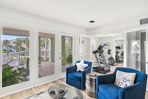 Interior - 2BR Coastal Cottage w/ Private Courtyard + Close to Beaches| Coconut Cottage (Destin)